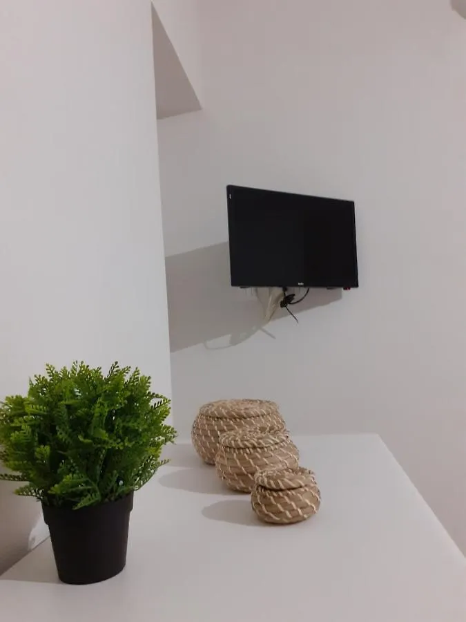 Il Carrubo Holiday House Шикли